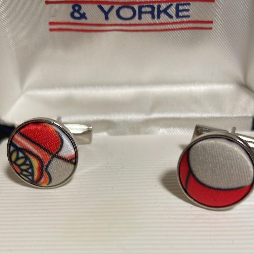 Men’s cuff links